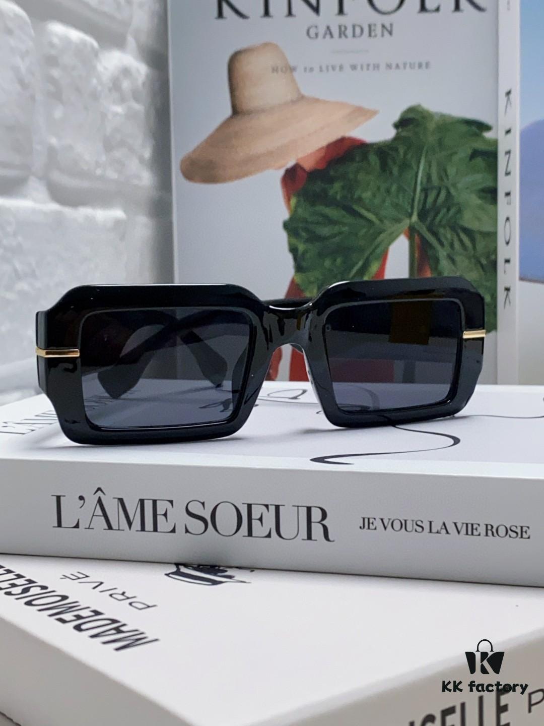 6931fced3a89a121ed54d4ec Fendi New Square Sunglasses for Men and Women, Fashionable Streetwear Style Shades