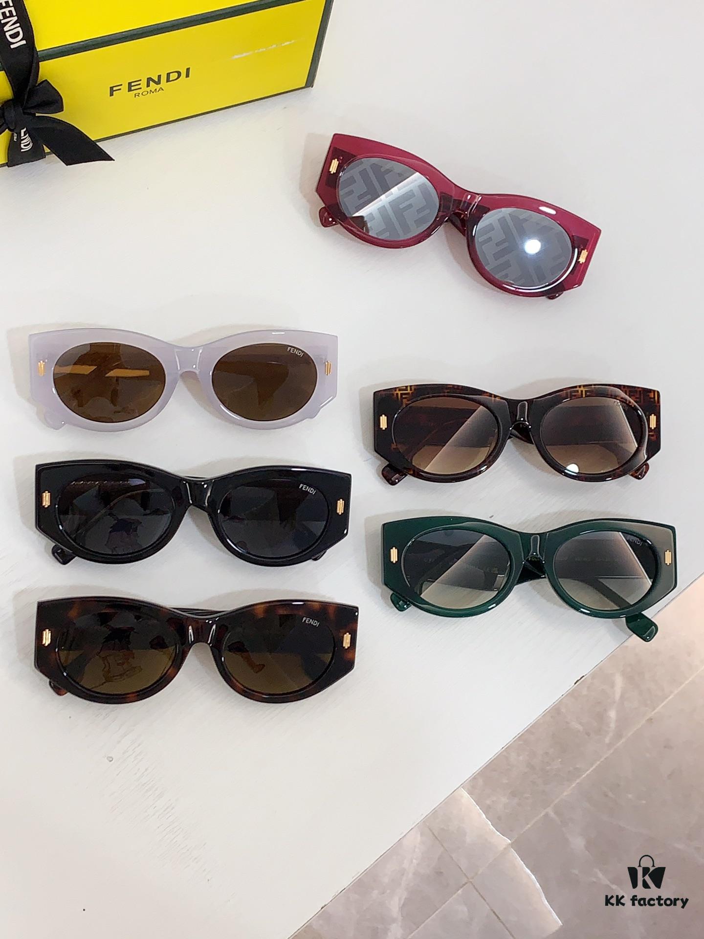 140 Fendi* FOL083V Sunglasses