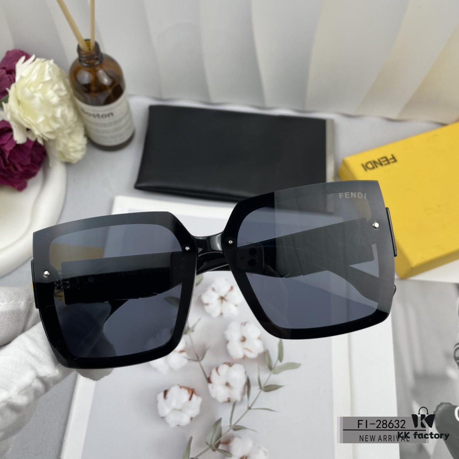6931fcff3a89a121ed54d5da FENDI Italy | Polarized Sunglasses with TR90 Frame and Polarlite Lens