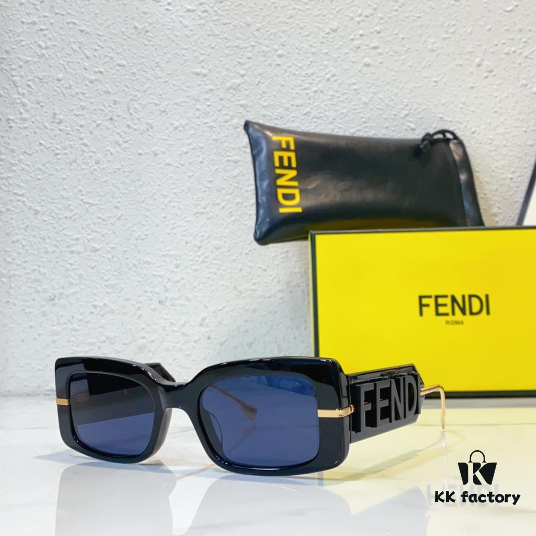 150 FENDI MODEL: FE40133I SIZE: 52□22-140 Sunglasses
