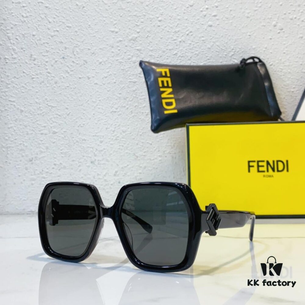 6931fd023a89a121ed54d601 150 FENDI MODEL: FE40139I SIZE: 53□21-135 Sunglasses