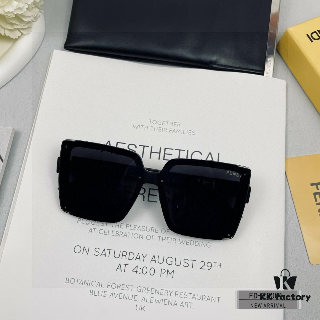 6931fd093a89a121ed54d65b FENDI Italy | Polarized Sunglasses with TR90 Frame and POLAROID Lenses