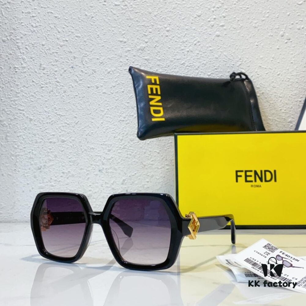 6931fd0c3a89a121ed54d682 FENDI FF40139 Sunglasses