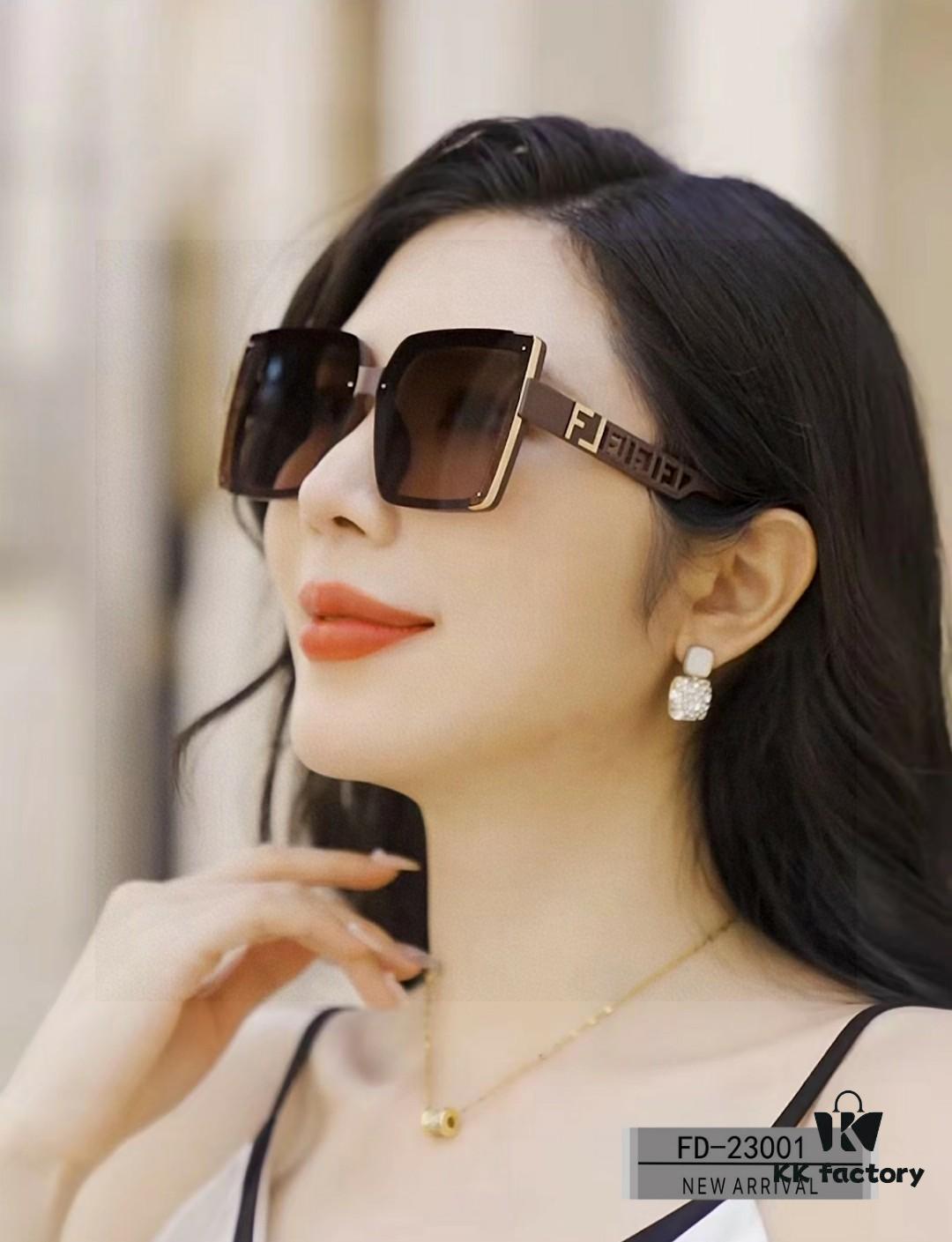 6931fd0f3a89a121ed54d6a6 FENDI Italy | Polarized Sunglasses with TR90 Frame and POLAROID Lens