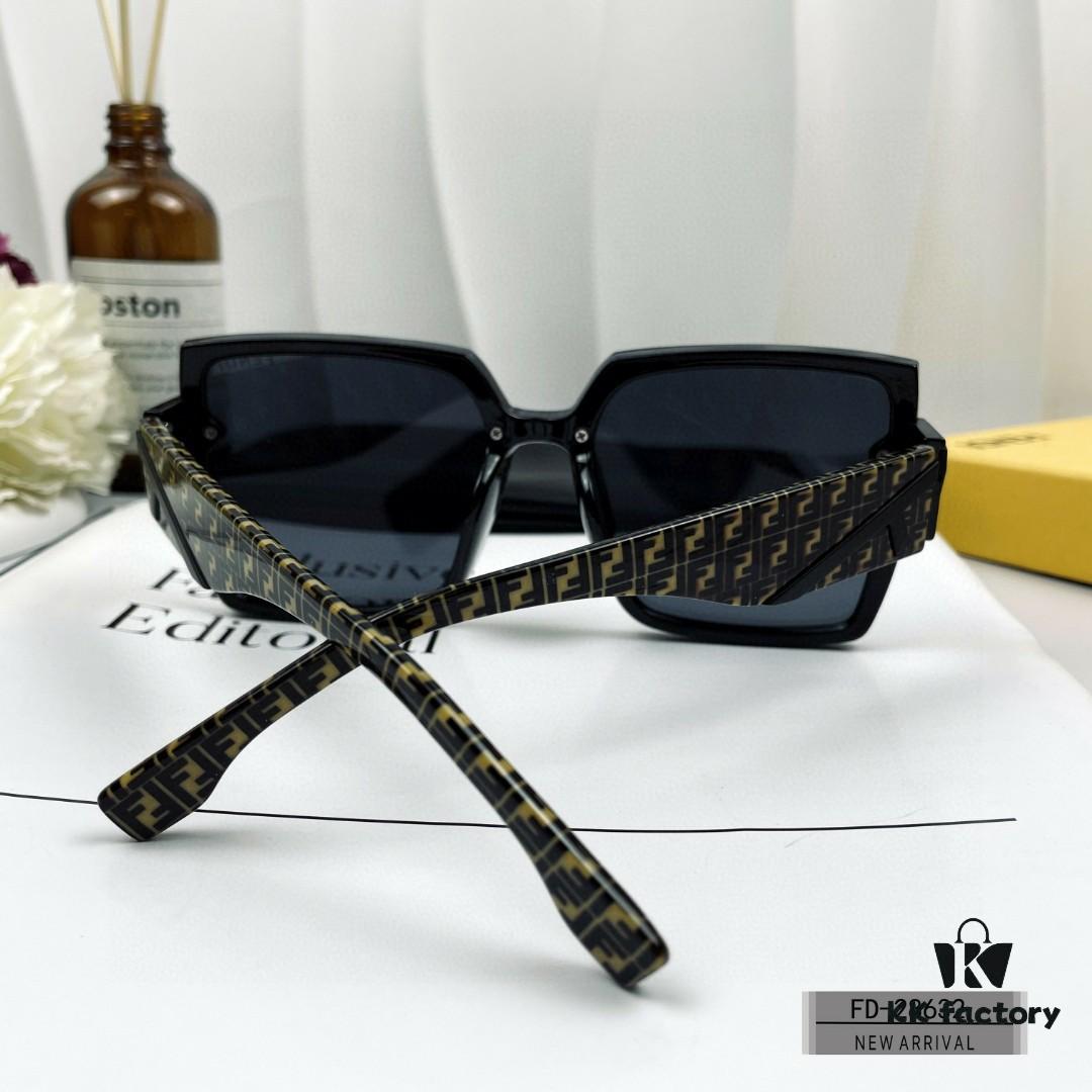 6931fd123a89a121ed54d6d3 FENDI Italy | Polarized Sunglasses with TR90 Frame and Polarlite Lens | Model 28632