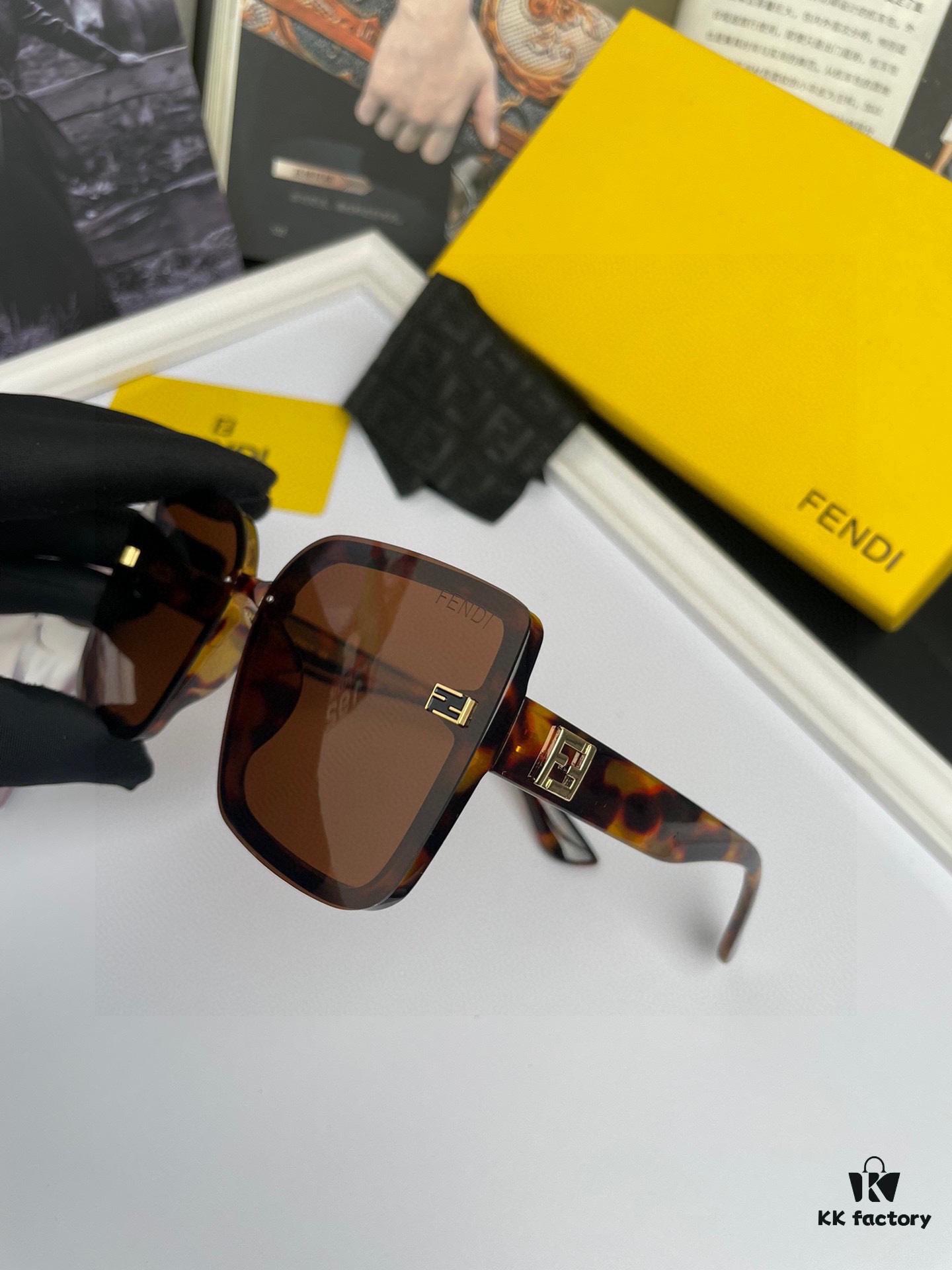 6931fd133a89a121ed54d6e2 FENDI High-Quality Women's Polarized Sunglasses with TR90 Material