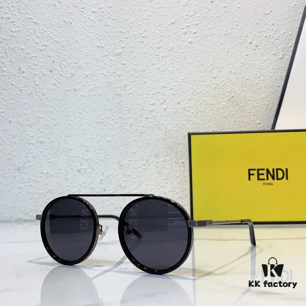 6931fd353a89a121ed54d892 FENDI Latest Official Website Synchronized FF 0025 Aviator Sunglasses Unisex Model Showcasing Brand Characteristics Dual-Tone Electroplated Frame Radiating Design High-Quality Original Order Cabinet Channel Goods Premium Details Visible Upon Close Inspection Suitable for All Face Shapes