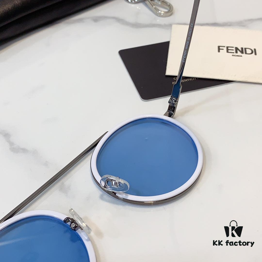 6931fd353a89a121ed54d898 FENDI Latest Official Website Synchronized FF 0025 Aviator Sunglasses Unisex Model Showcasing Brand Characteristics Dual-Tone Electroplated Frame Radiating Design High-Quality Original Order Cabinet Channel Goods Premium Details Visible Upon Close Inspection Suitable for All Face Shapes