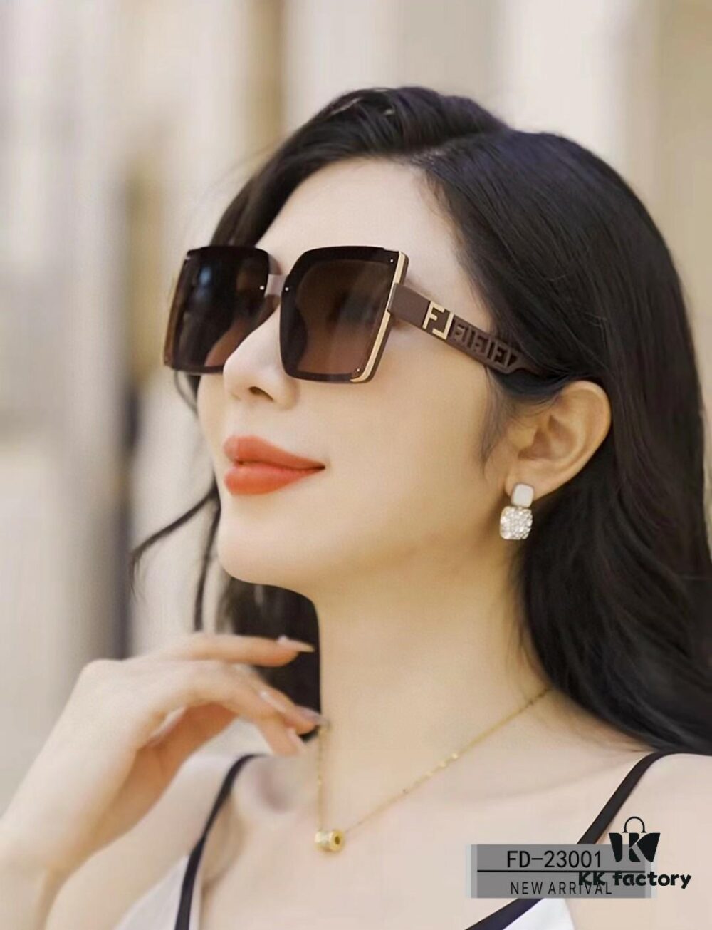 6931fd3c3a89a121ed54d8f5 FENDI Italy | Polarized Sunglasses with TR90 Frame and POLAROID Lenses