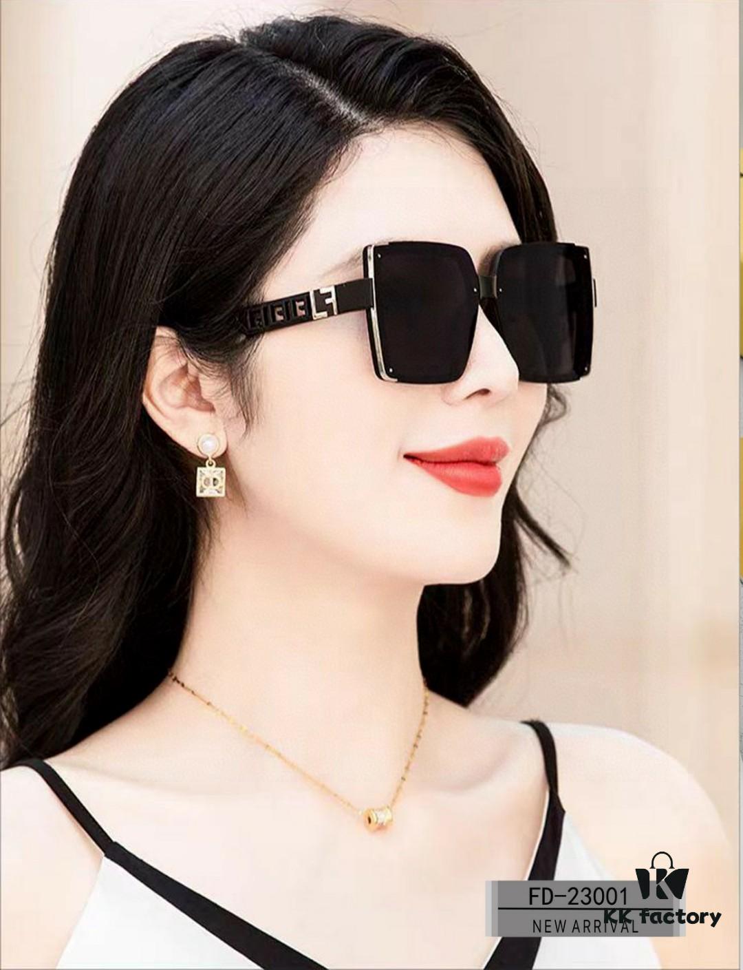 6931fd3c3a89a121ed54d8f6 FENDI Italy | Polarized Sunglasses with TR90 Frame and POLAROID Lenses