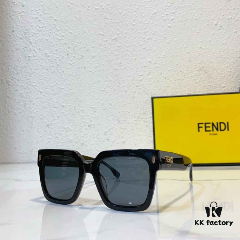 6931fd473a89a121ed54d985 FENDI MOD: FE40101 Size: 52□22-145 Sunglasses