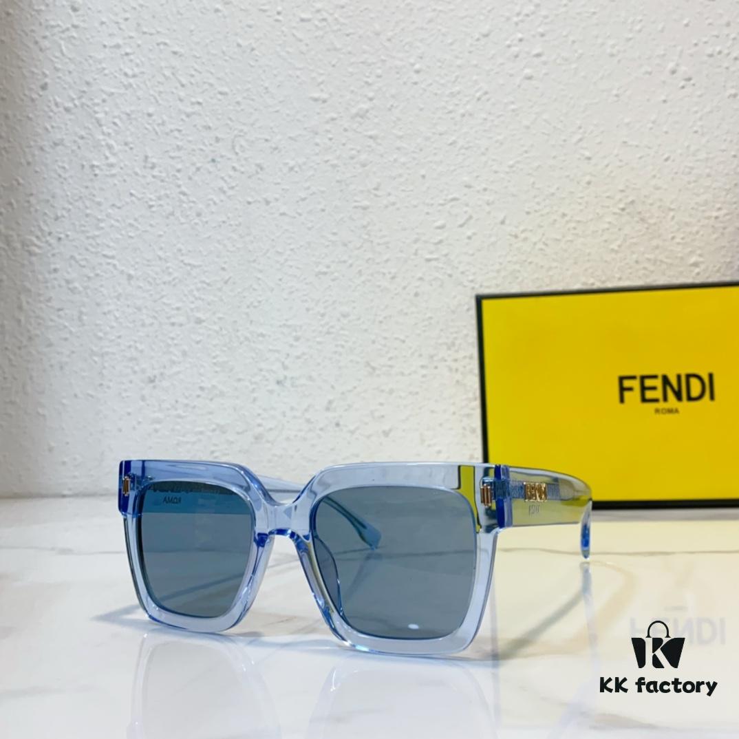FENDI MOD: FE40101 Size: 52□22-145 Sunglasses