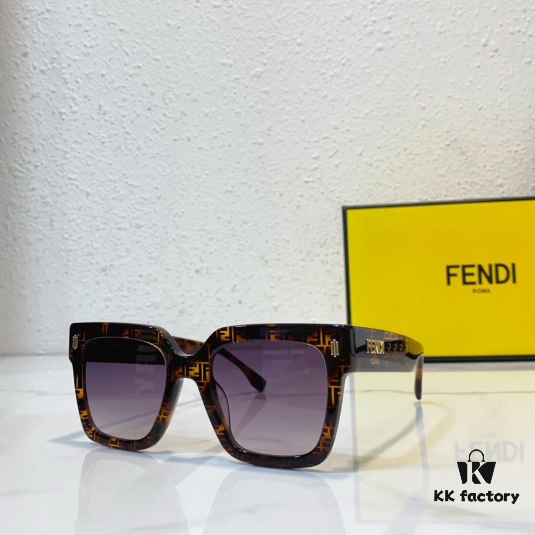 FENDI MOD: FE40101 Size: 52□22-145 Sunglasses