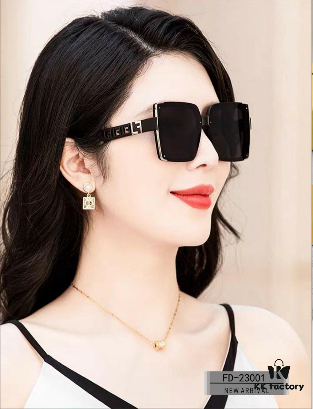 6931fd4b3a89a121ed54d9c5 FENDI Italy | Polarized Sunglasses with TR90 Frame and Polylite Lenses