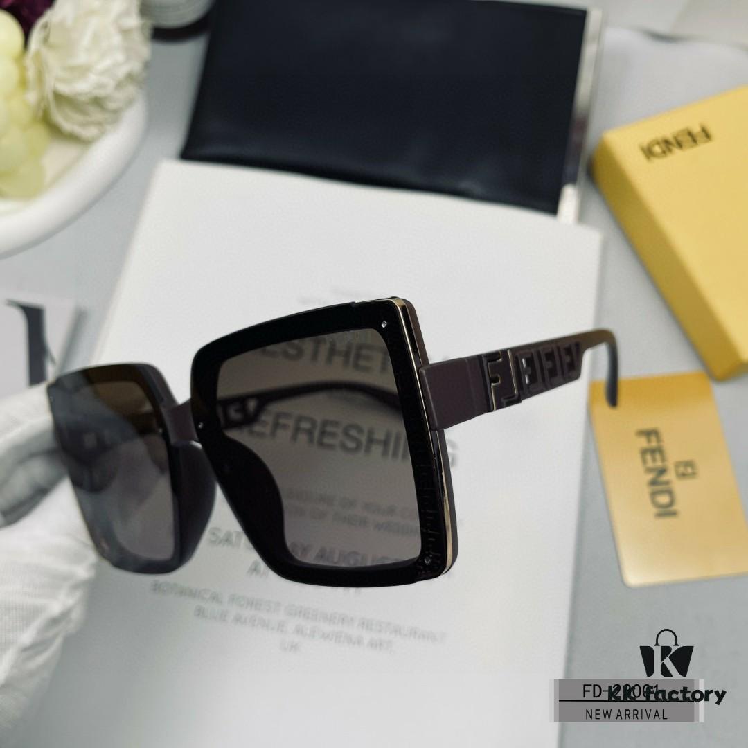 6931fd4c3a89a121ed54d9c9 FENDI Italy | Polarized Sunglasses with TR90 Frame and Polylite Lenses