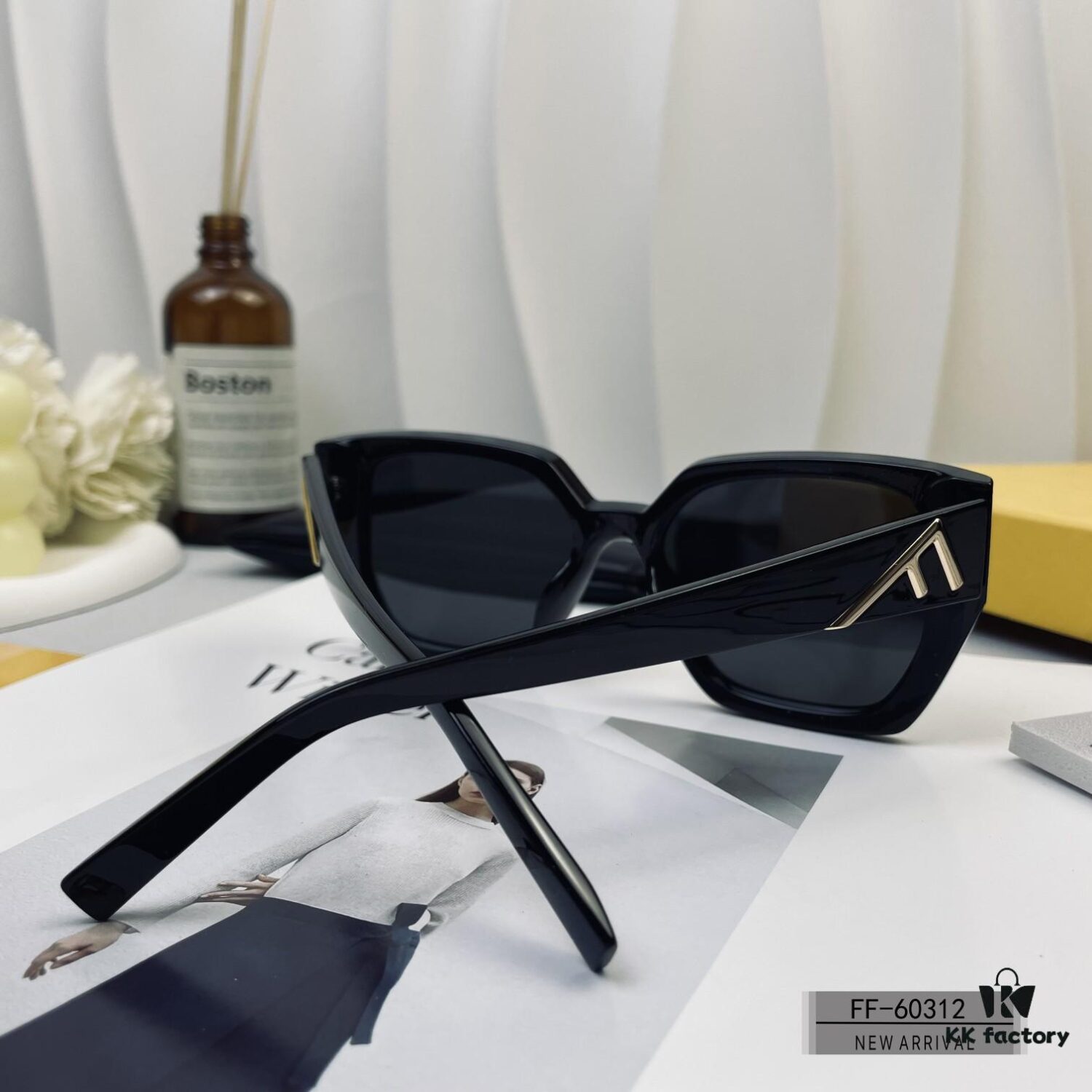 6931fd5f3a89a121ed54dad1 FENDI Italy | Polarized Sunglasses with TR90 Frame and POLAROID Resin Lenses
