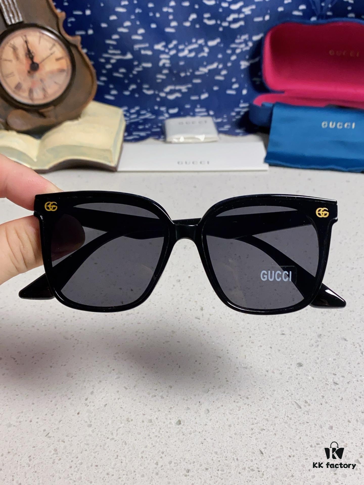 6931fd833a89a121ed54dcaa Gucci 2025 New Retro Sunglasses for Women, Large Square Frame, Slimming Design with Logo, UV Protection Unisex Sun Glasses