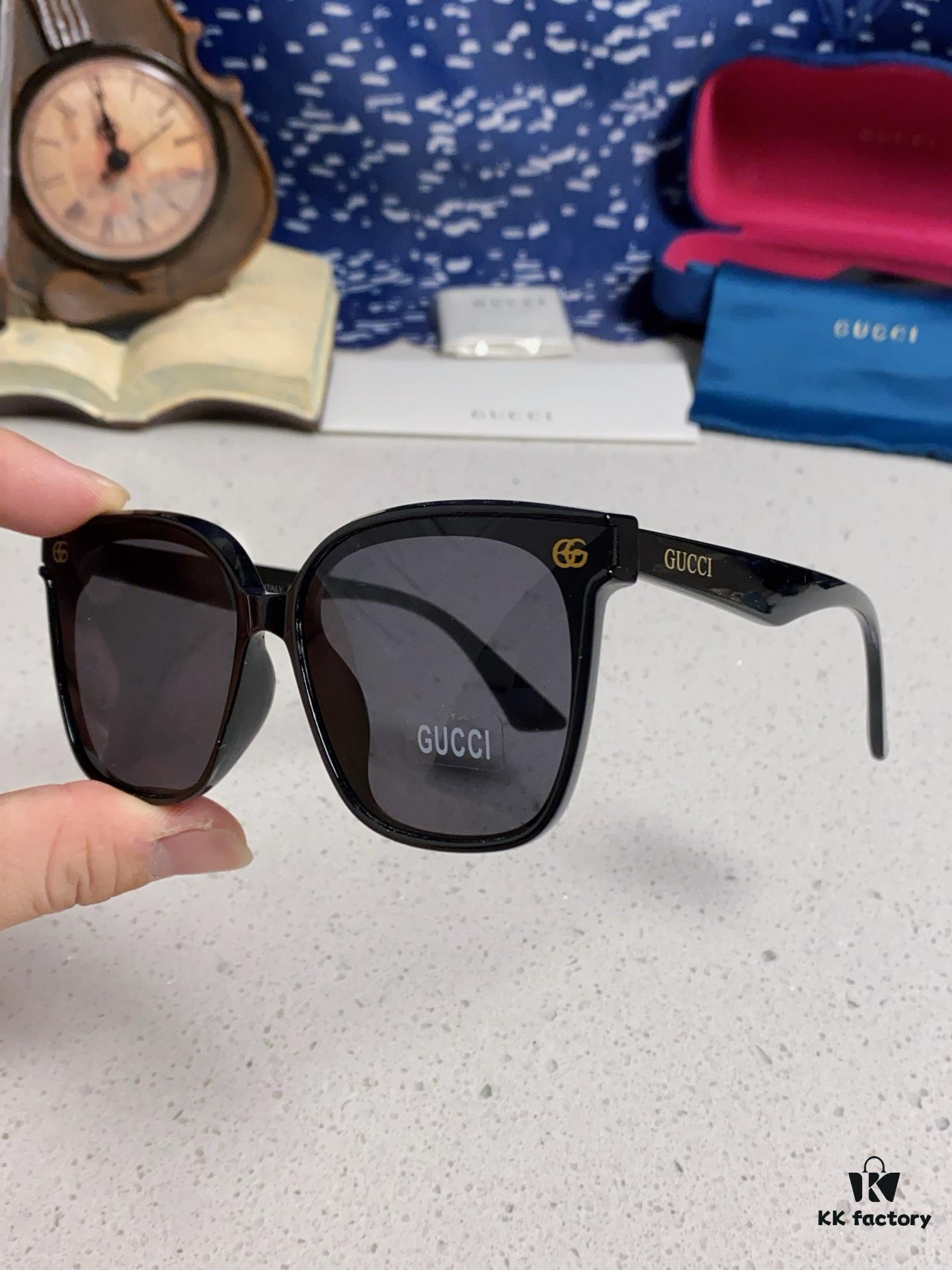 6931fd833a89a121ed54dcac Gucci 2025 New Retro Sunglasses for Women, Large Square Frame, Slimming Design with Logo, UV Protection Unisex Sun Glasses