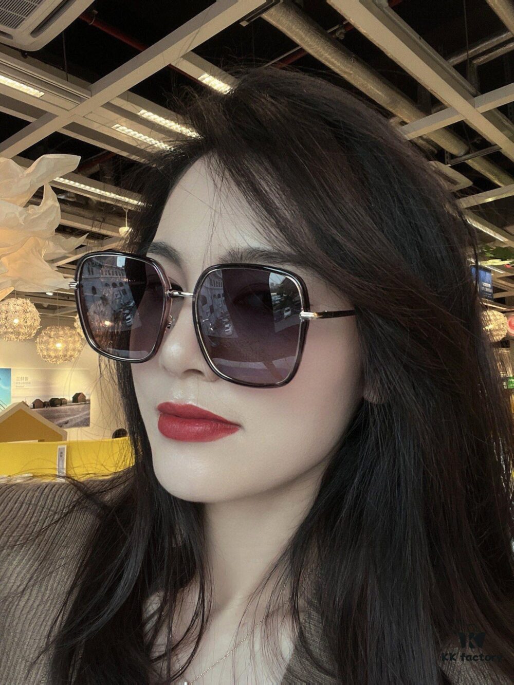 GUCCI 2025 Spring New Arrival Latest Rectangular Sunglasses, Influencers' Favorite, Full of Charm with Playful and Sweet Style, Excellent Fit, Premium Metal Finish