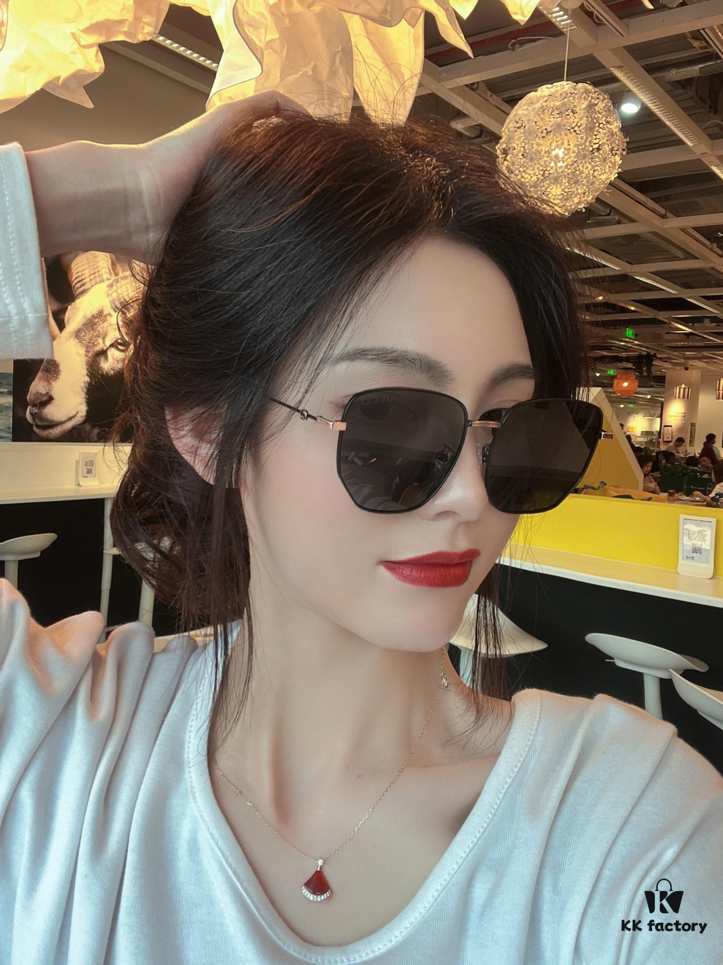 6931fda73a89a121ed54de8c Gucci Classic Square Frame Sunglasses, Flattering on All Face Shapes, Polarized Nylon Lenses for UV Protection, Model: G2935