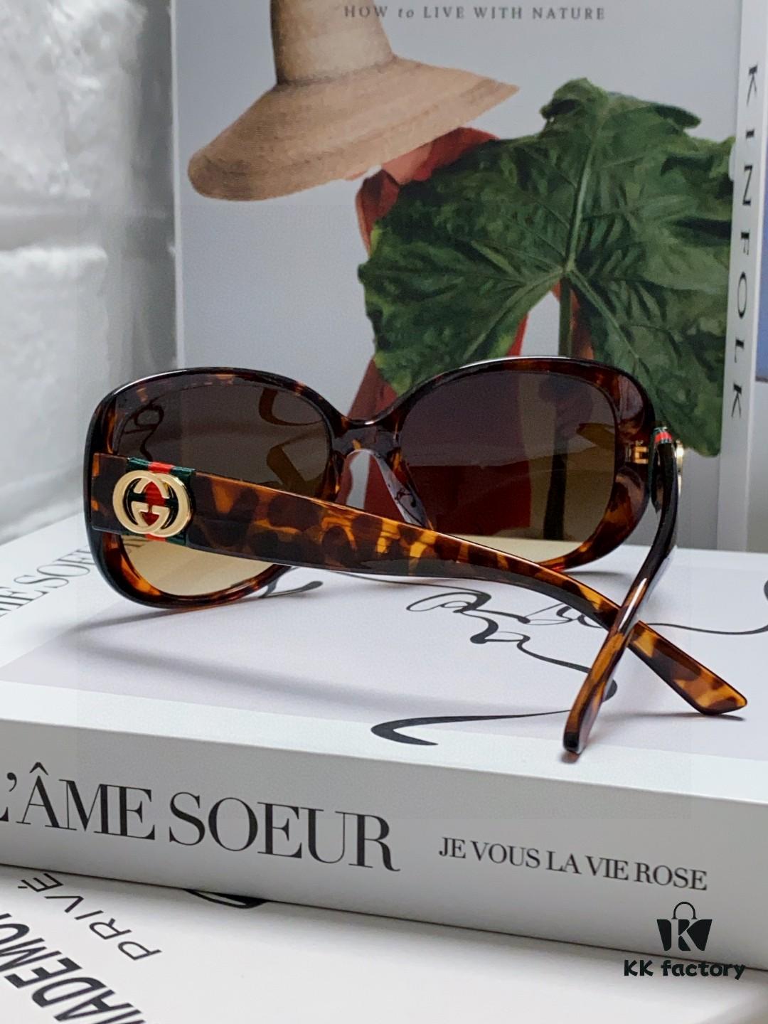 6931fdb33a89a121ed54df24 Gucci 2025 New Retro-Style Thick-Rimmed Sunglasses for Women, Fashionable and Stylish UV-Protective Sunglasses with Classic Red and White Braided Temples