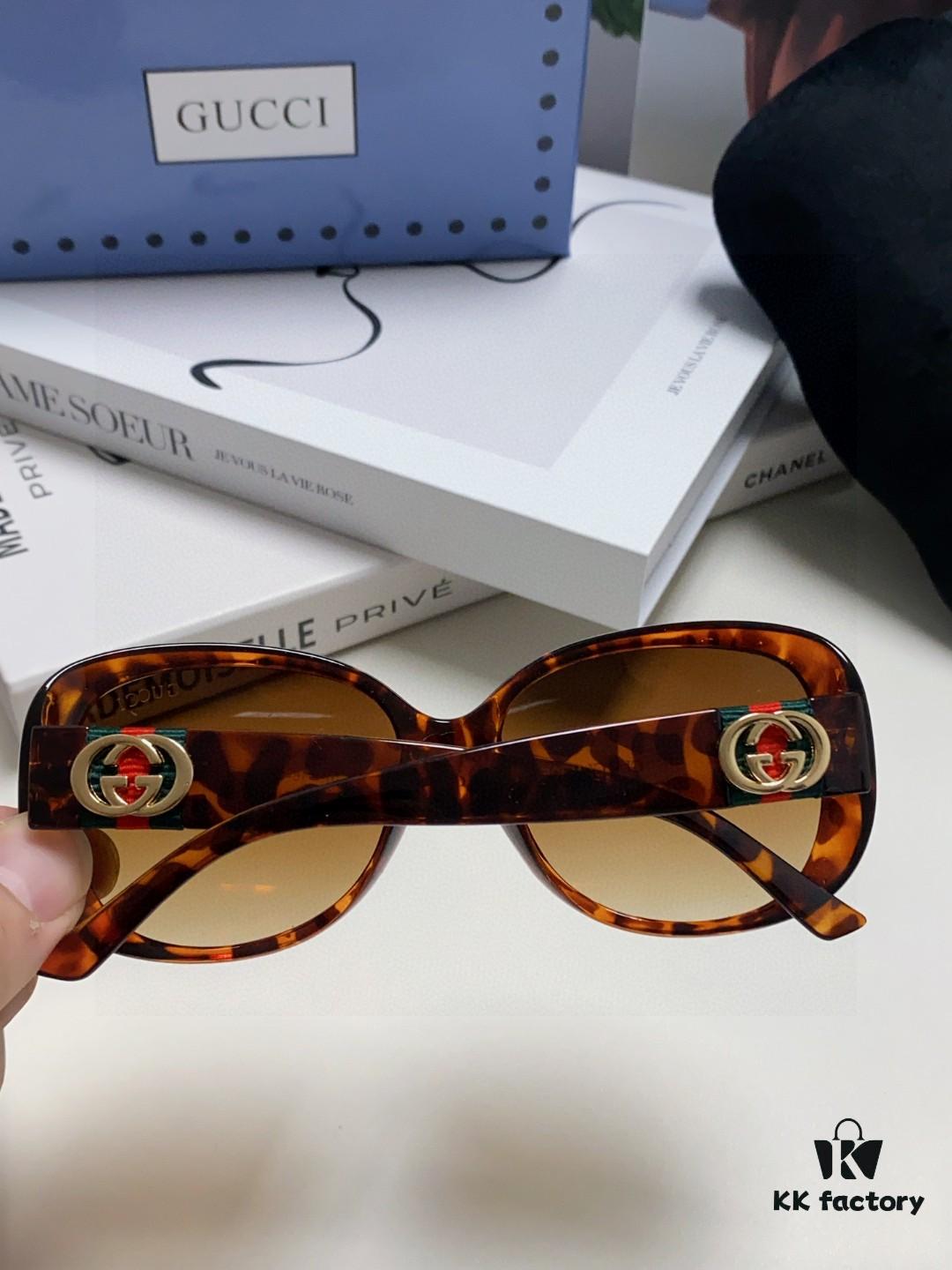 6931fdb33a89a121ed54df26 Gucci 2025 New Retro-Style Thick-Rimmed Sunglasses for Women, Fashionable and Stylish UV-Protective Sunglasses with Classic Red and White Braided Temples