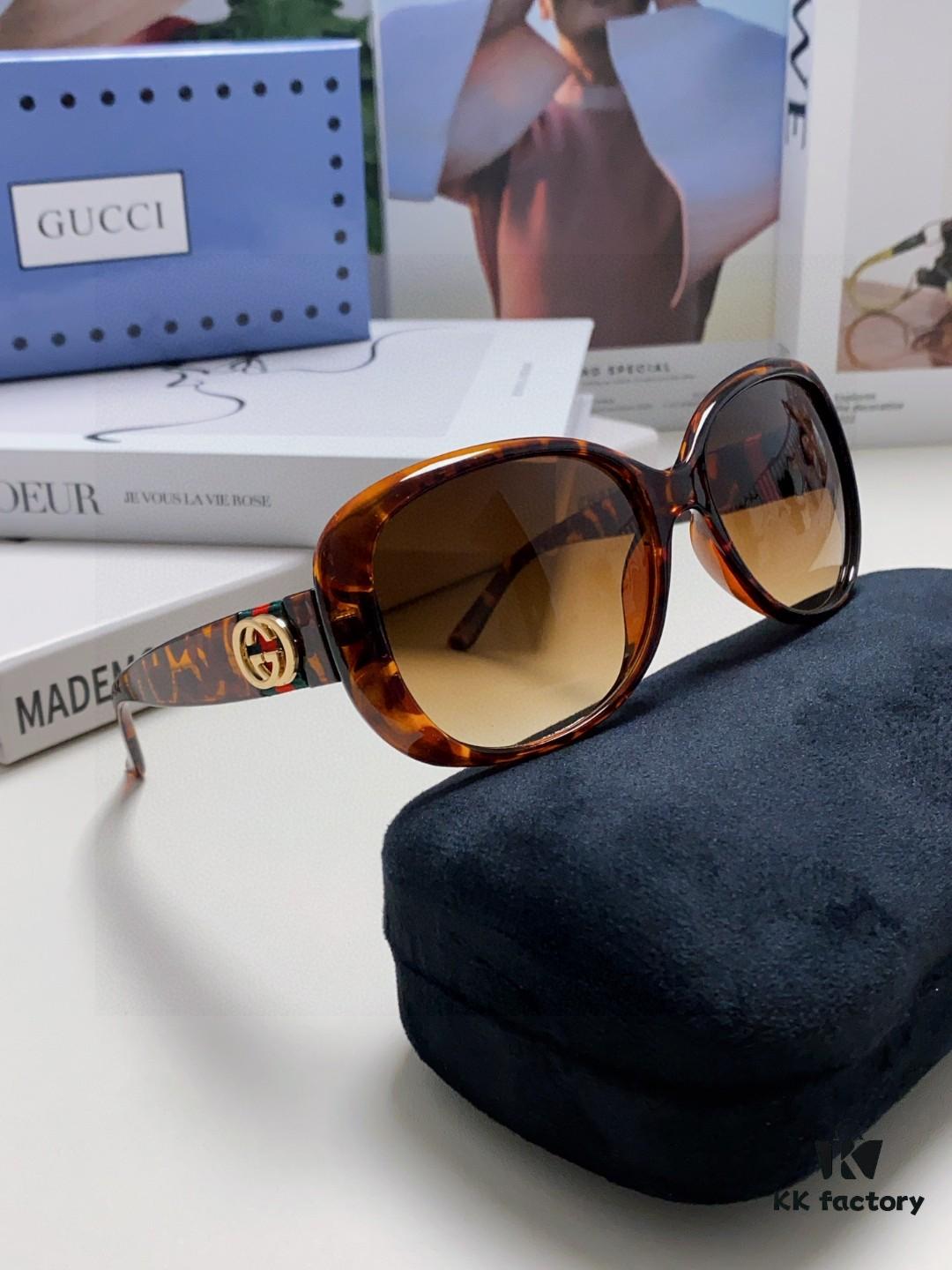 6931fdb33a89a121ed54df29 Gucci 2025 New Retro-Style Thick-Rimmed Sunglasses for Women, Fashionable and Stylish UV-Protective Sunglasses with Classic Red and White Braided Temples