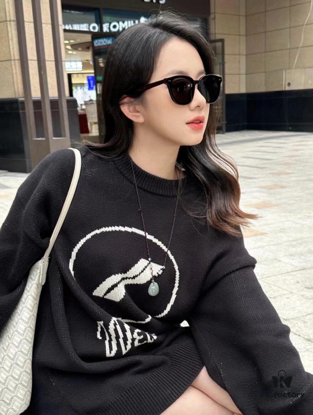 6931fdd53a89a121ed54e0dd GUCCI 2025 Spring New One-Piece Sunglasses, Oversized Unisex Nylon Frame Shades