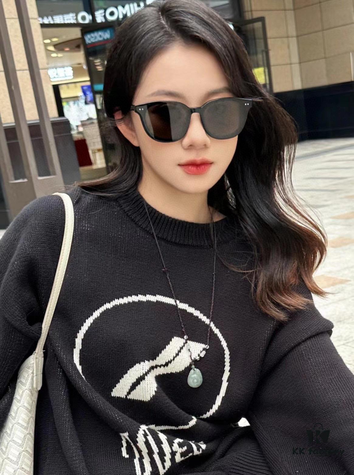 6931fdd53a89a121ed54e0de GUCCI 2025 Spring New One-Piece Sunglasses, Oversized Unisex Nylon Frame Shades