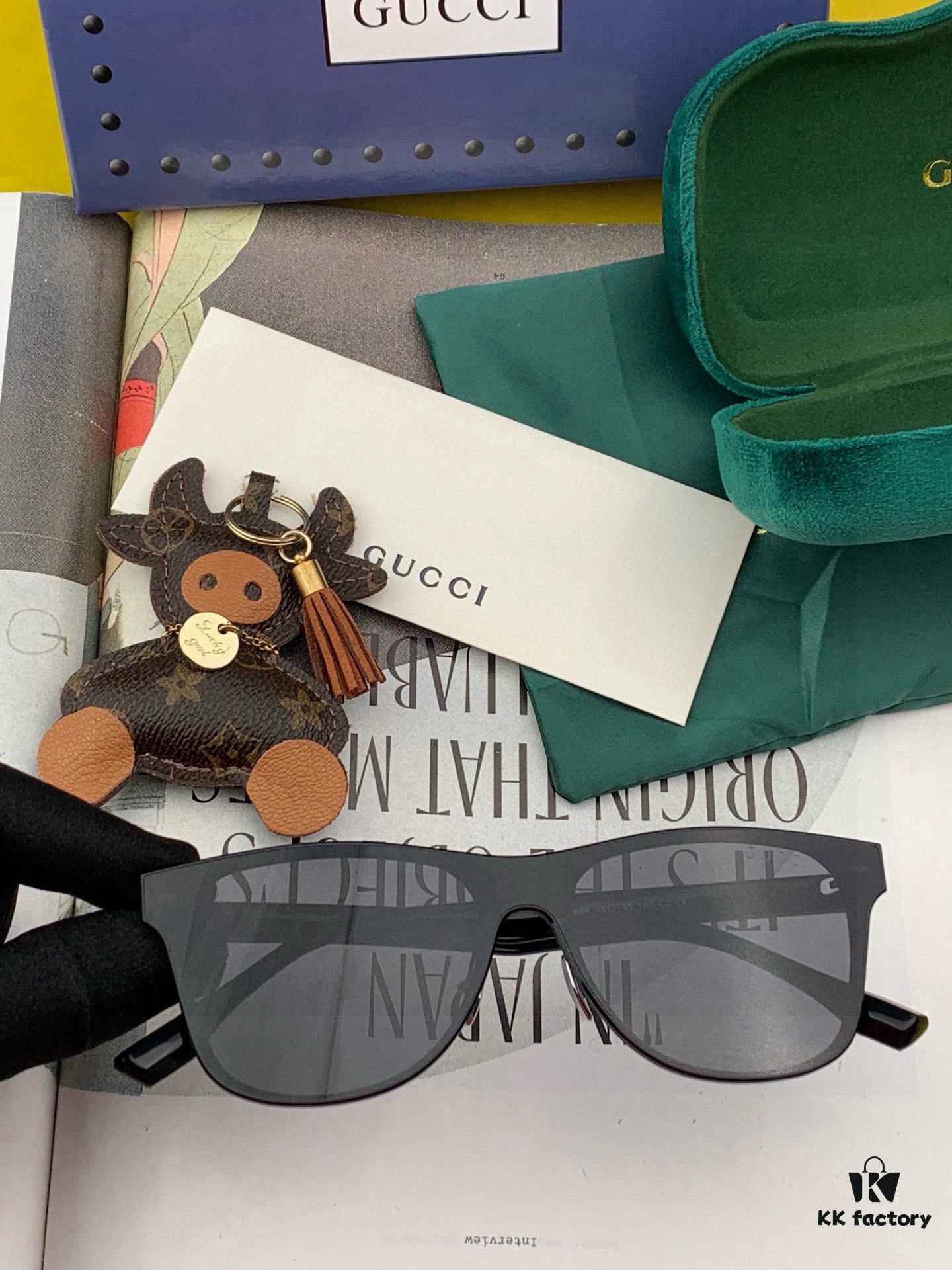 6931fdda3a89a121ed54e120 GUCCI 2025 New Spring Launch One-Piece Oversized Sunglasses, Unisex Nylon Frame UV-Protective Shades