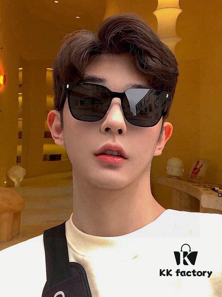 Gucci New Model One-Piece Driving Sunglasses, Must-Have Style for Travel, Popularized by Numerous Celebrities, Unisex Aviator Sunglasses Model: G075