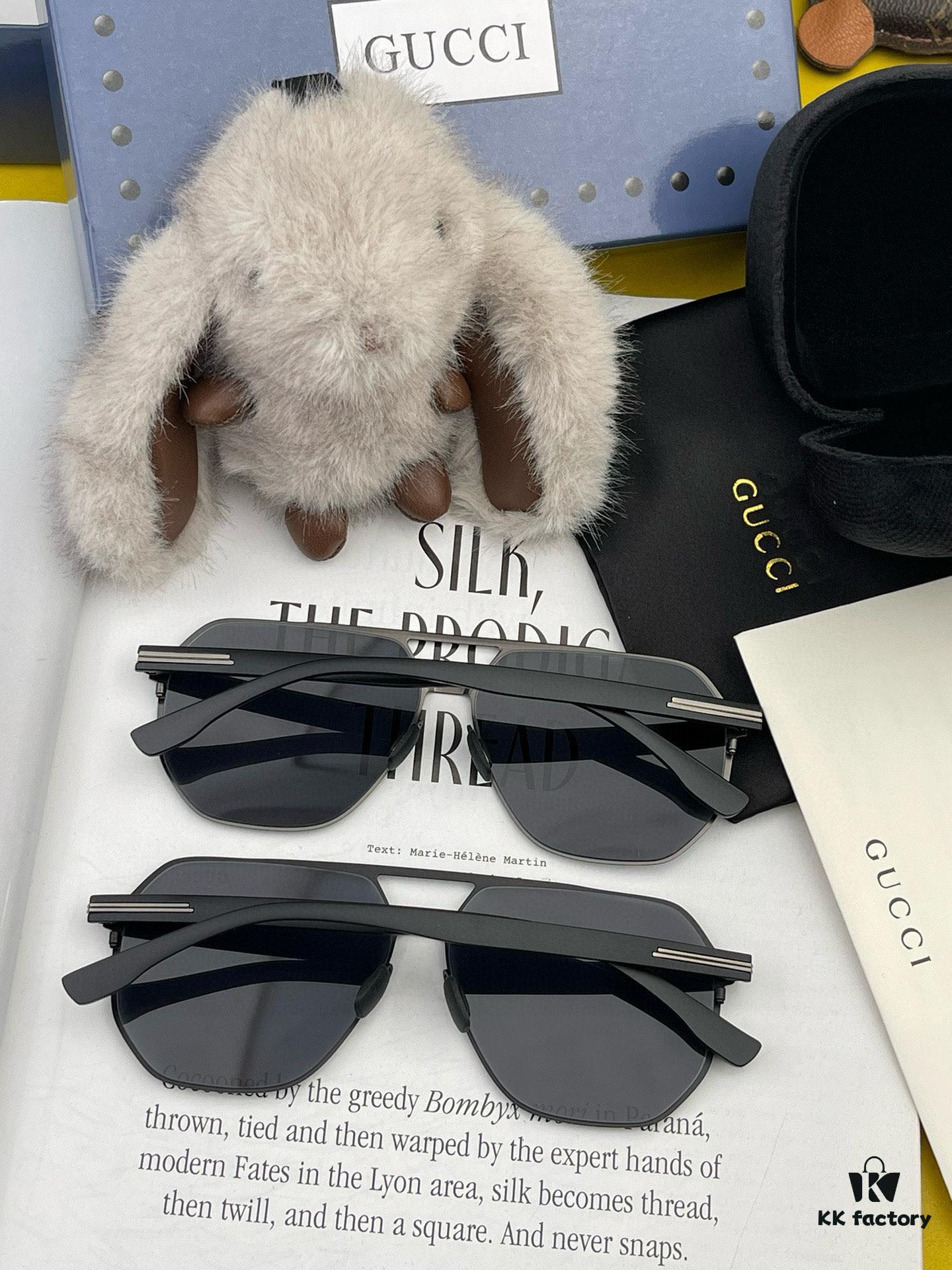 6931fde93a89a121ed54e1f1 GUCCI Men's Colorful Pilot Polarized Sunglasses