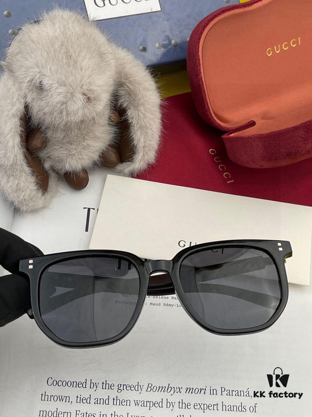 Stylish and Cool [GUCCI] Gucci New Model Sunglasses with Unique Charm and Avant-garde Design, Square Frame with Seamless Bridge for Ultimate Comfort