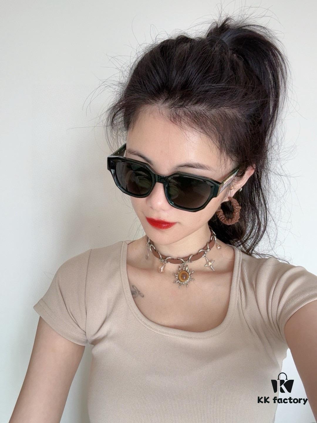 6931fe153a89a121ed54e41f 【GUCCI】2025 Spring New Arrival Trendy Fashion Square Frame Sunglasses High Quality Comfortable Fit Influencer Style Model: G0232