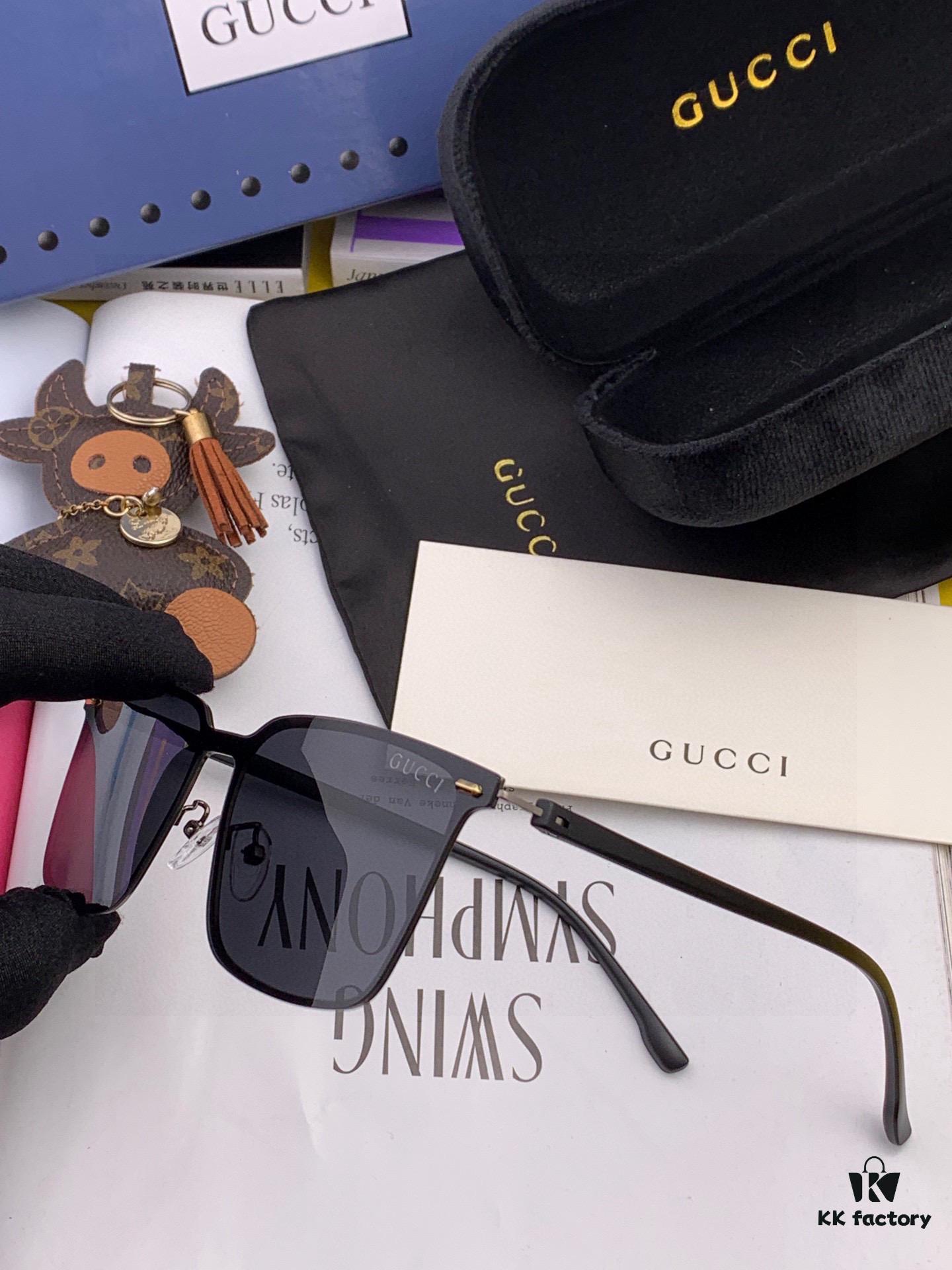 Gucci New Model One-Piece Driving Sunglasses, Must-Have Style for Travel, Celebrity Favorite Unisex Aviator Sun Glasses