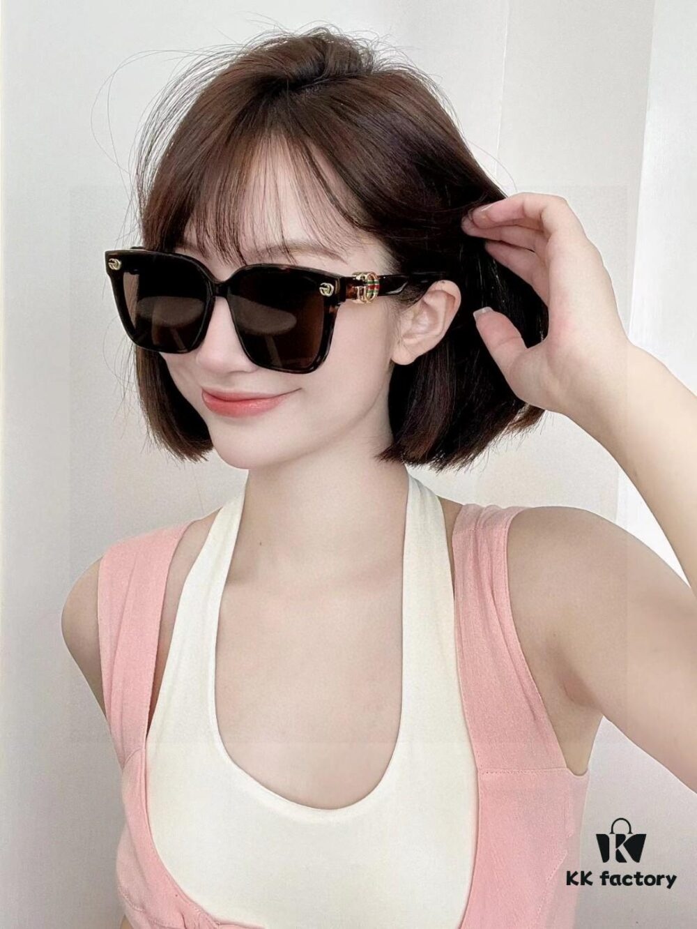 6931fe363a89a121ed54e5dc Gucci 2025 Spring New Arrival Ultra-Fresh Style Shiny Frame with Oversized G Logo on Temples, Elegant and Stylish Women's Best-Selling Sunglasses