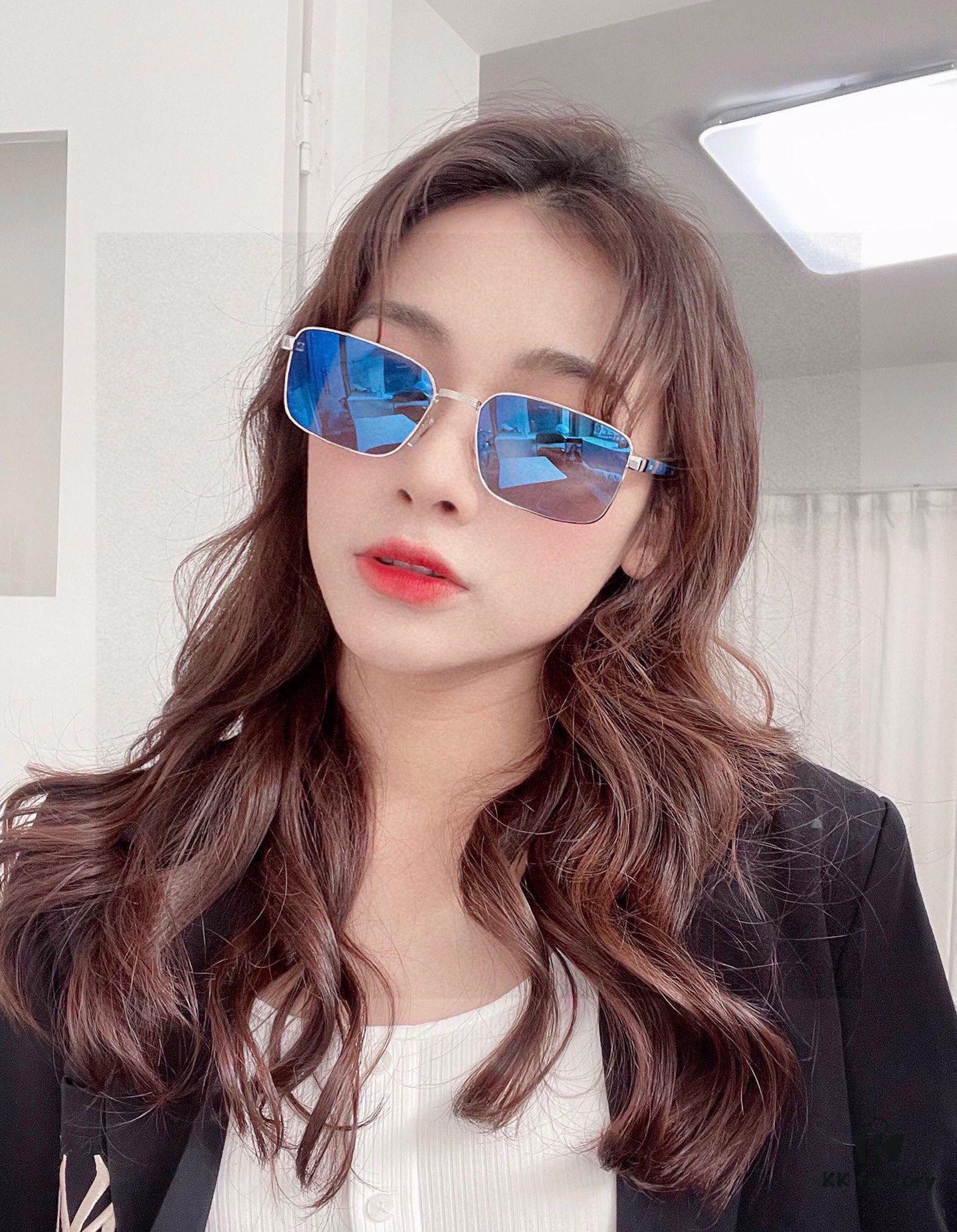 6931fe3b3a89a121ed54e618 Gucci Unisex High-Quality Polarized Sunglasses with Clear Optics, Premium Frame and Logo-Embossed Temples