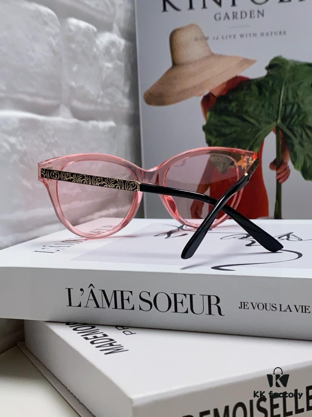 6931fe463a89a121ed54e6a7 Gucci New Bee Style Sunglasses with Metal Hinges, UV Protection, Stylish and Face-Framing for Outdoor Fashion
