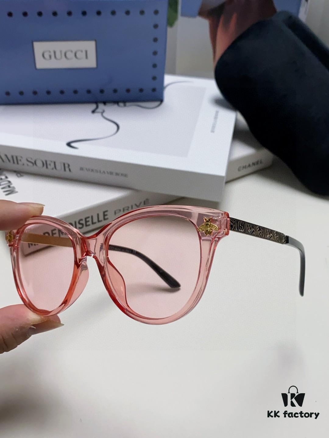 6931fe463a89a121ed54e6aa Gucci New Bee Style Sunglasses with Metal Hinges, UV Protection, Stylish and Face-Framing for Outdoor Fashion