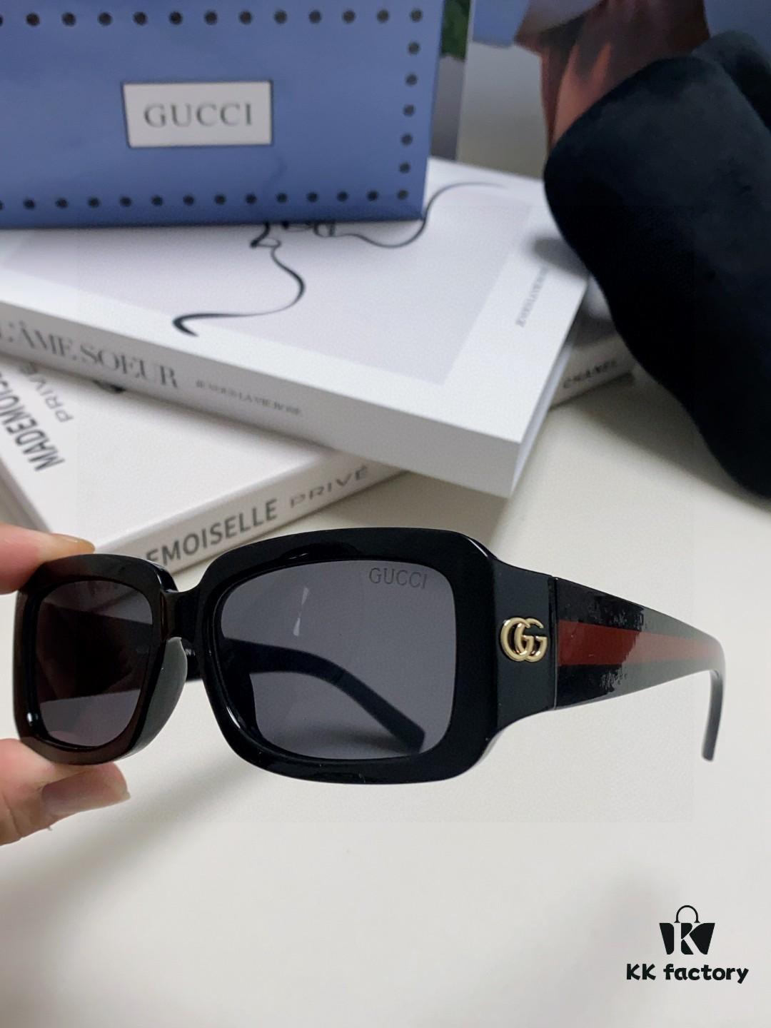 Gucci 2025 New Arrival Unisex Black Rectangular Acetate Sunglasses with Dual Side Logo, Trendy and Comfortable Oversized Eyewear
