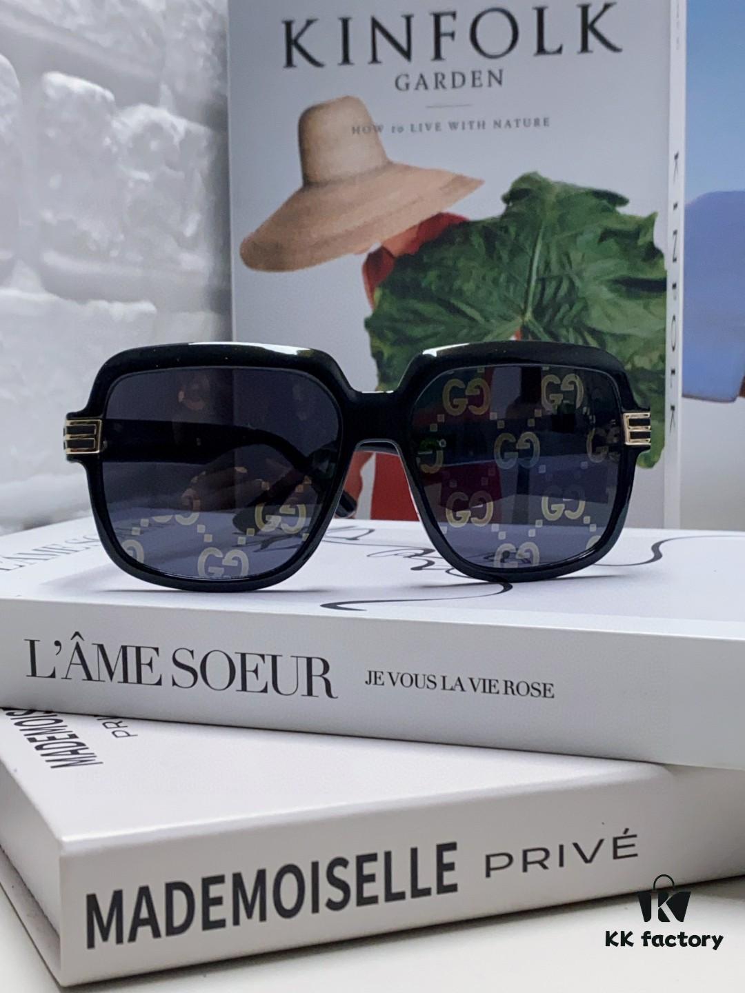 6931fe503a89a121ed54e726 Gucci 2025 New Arrival Classic Round Frame Unisex Design, Flattering on All Face Shapes, Perfect Match for Coats and Dresses, Iridescent Lens UV-Protective Sunglasses