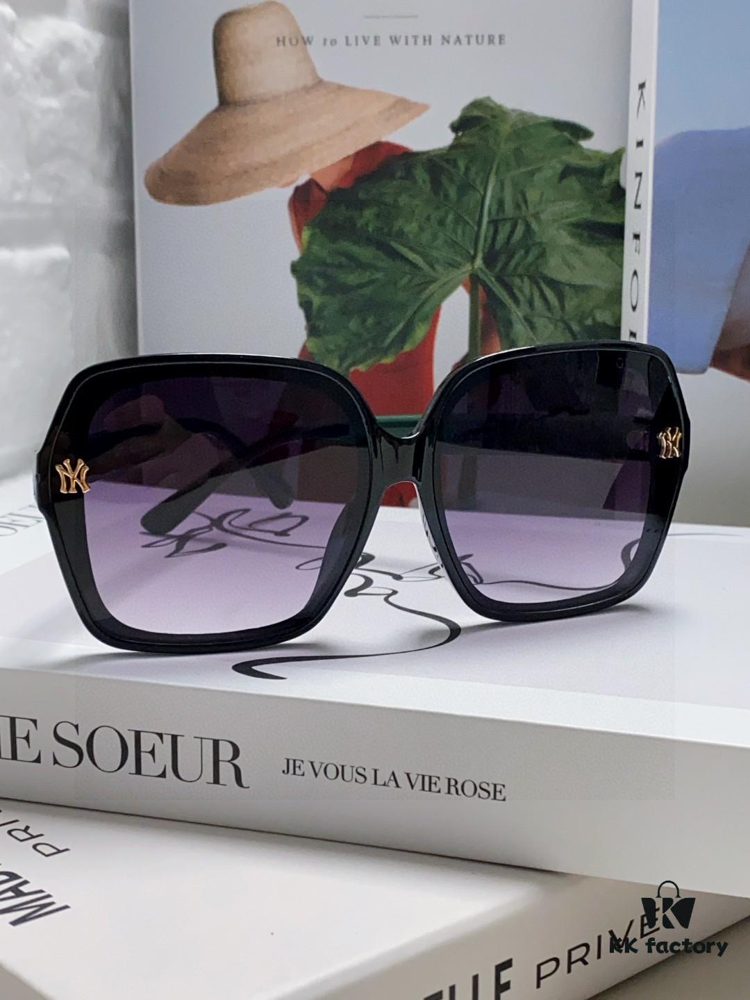 6931fe533a89a121ed54e744 Gucci Women's Sunglasses 2025 New Fashion Oversized Sun Glasses for Women
