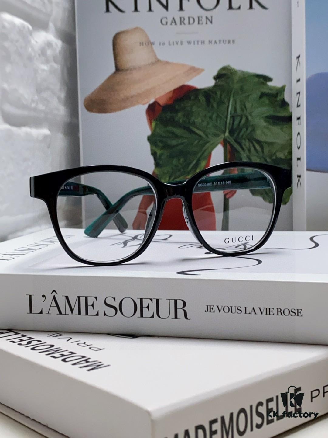 6931fe573a89a121ed54e780 Gucci 2025 New Arrival Women's Woven Art Close-up Frame Black Fashion Sunglasses with Classic Red and Green Band