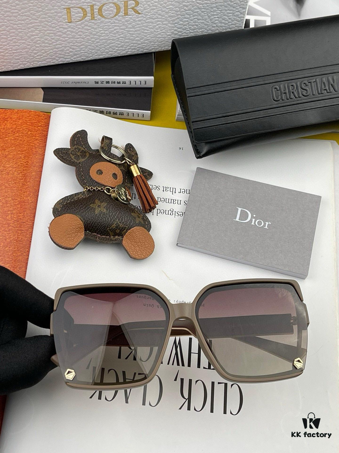 6931fe643a89a121ed54e82c 【DIOR】2025 Spring New Arrival Trendy Fashion Rectangular Polarized Sunglasses, High-Quality Comfortable Fit, Influencer Popular Style, Women's HD Thickened Polarized Sunglasses 🕶️ High-Quality TR Frame Model: CD1422