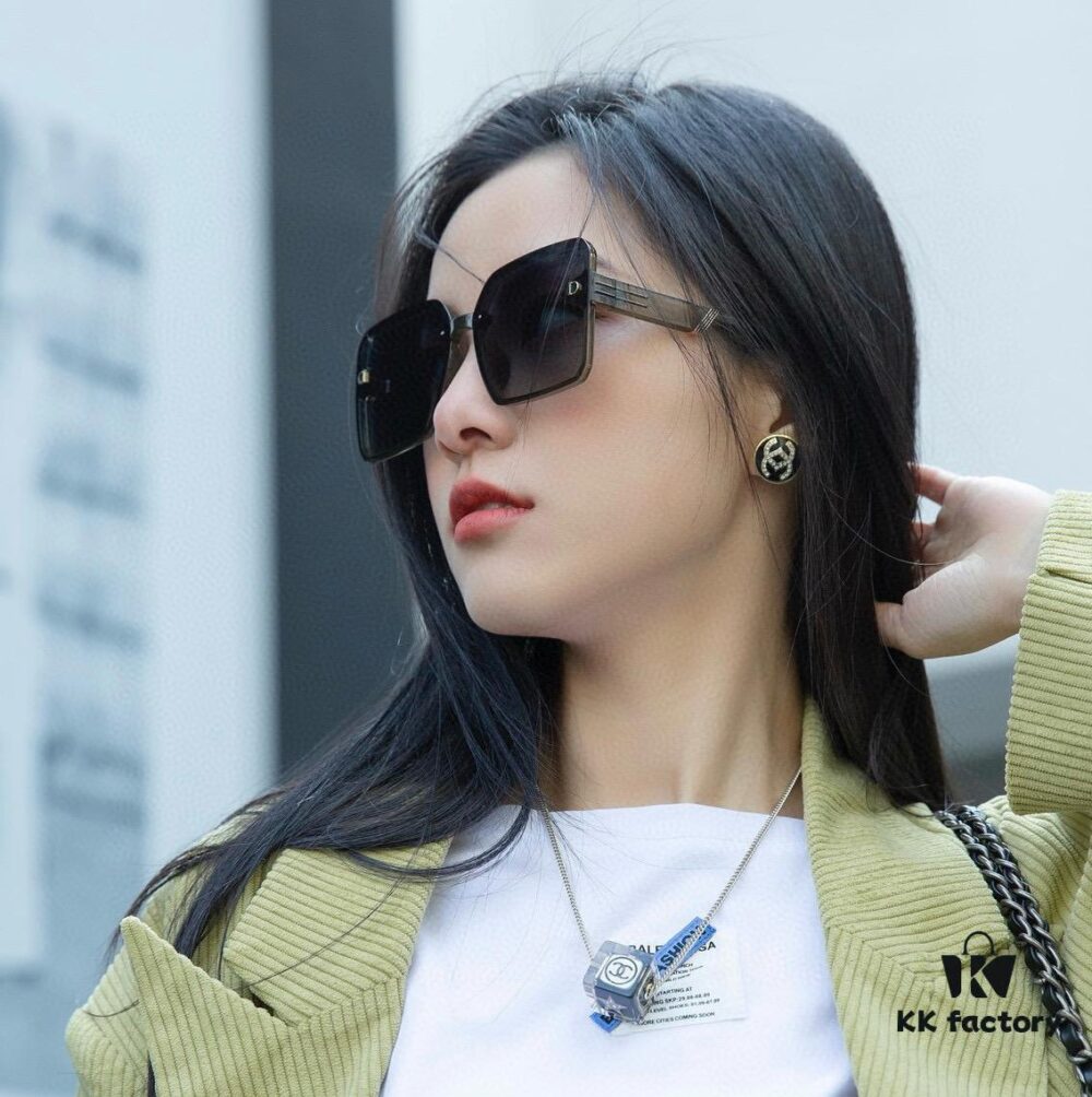6931fe653a89a121ed54e833 【DIOR】2025 Spring New Arrival Trendy Fashion Square Polarized Sunglasses High-Quality Comfortable Fit Influencer Style Women's HD Polarized Sunglasses 🕶️ Premium TR Frame Model: CD2682