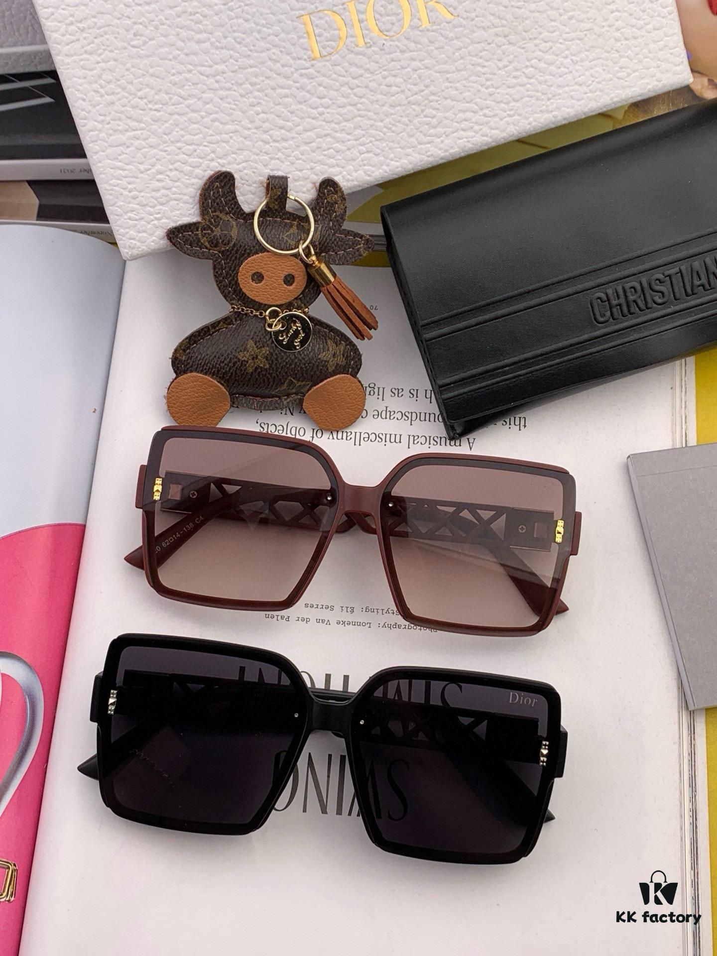 6931fe693a89a121ed54e871 DIOR Dior 2025 Spring New Arrival Trendy Popular Fashion Square Frame Sunglasses High Quality Comfortable Wear Influencer Style Women's HD Sunglasses