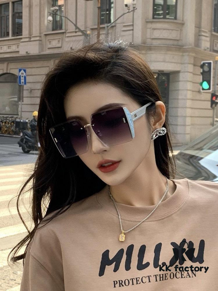 DIOR 2025 New Women's Square Sunglasses, Driving Sunglasses, New Lightweight Metal Rimless Sunglasses, Stylish, Elegant, Comfortable and Luxurious