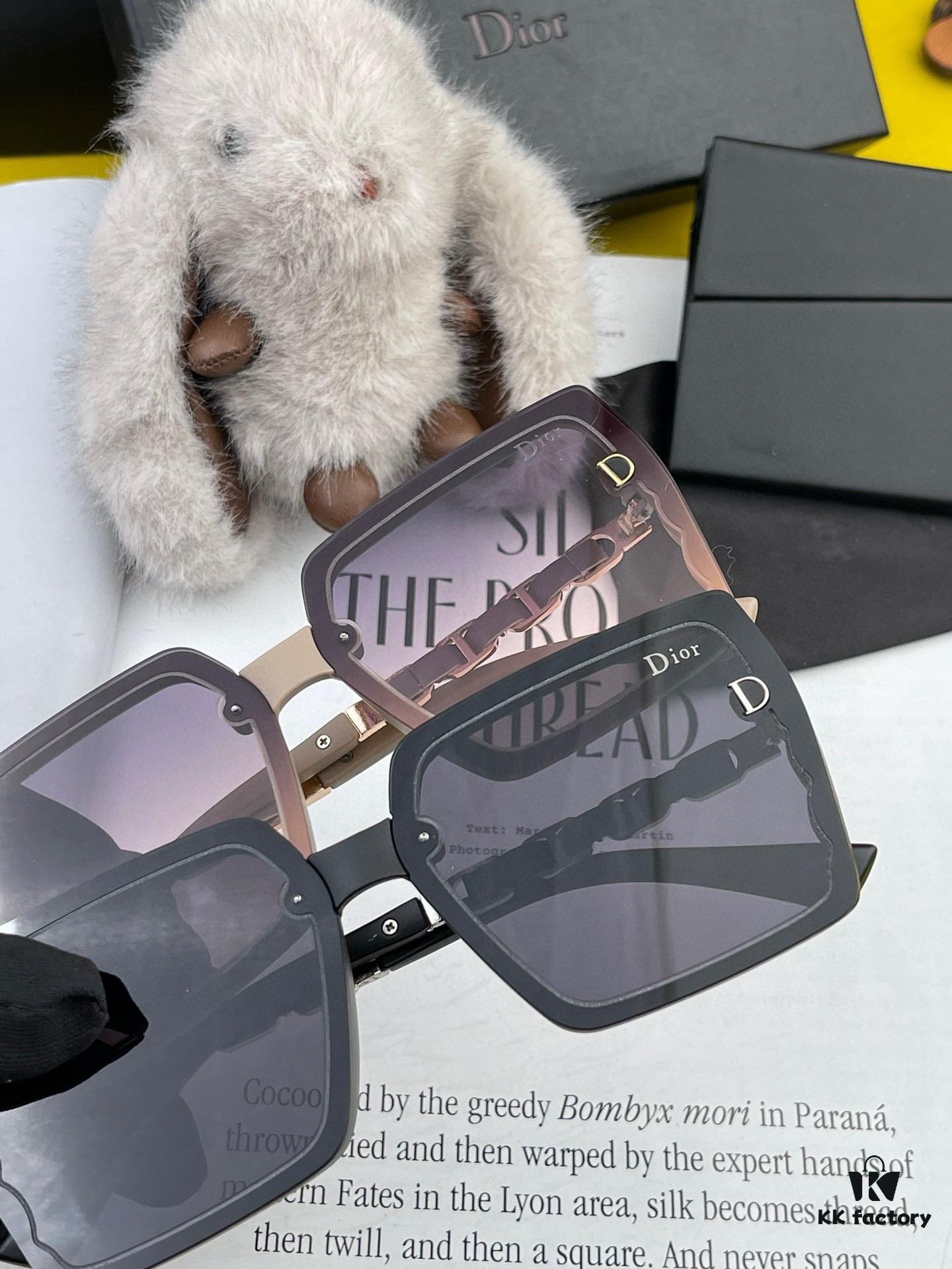 DIOR 2025 Spring New Arrival 🎈 Authentic Release, Internet-Famous Super Hit 💙 Classic Luxurious Global Trend [Strong][Cool][Kiss] Fashionable Square Sunglasses [Basketball] Exceptional Elegance 😄 Classic One-Piece Oversized Frame Sunglasses, Top-Tier Quality, Luxurious Logo, Genuine High Quality‼️ Model: CD5302 Sunglasses