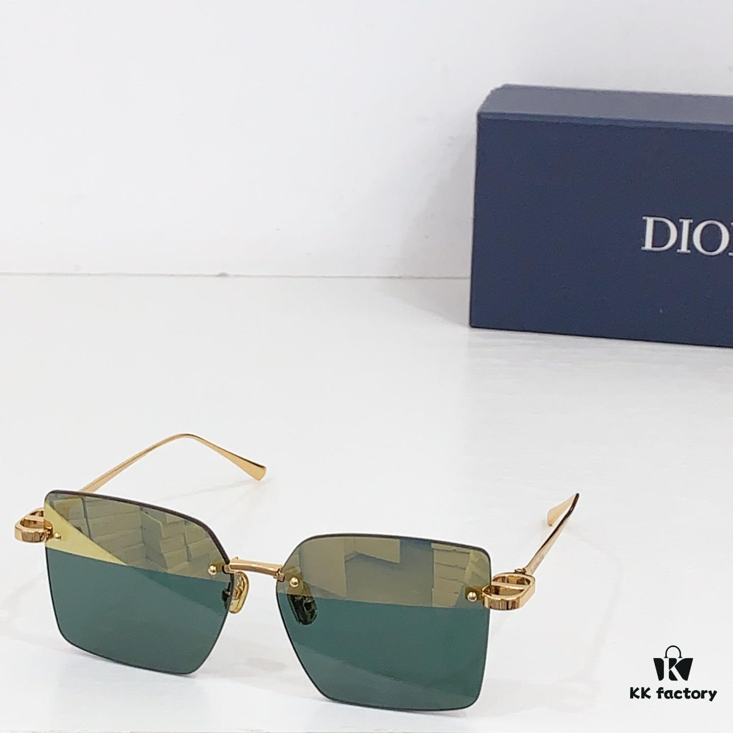 150 Dio* Mod: CDiorS5U Size: 58-15-135 Sunglasses