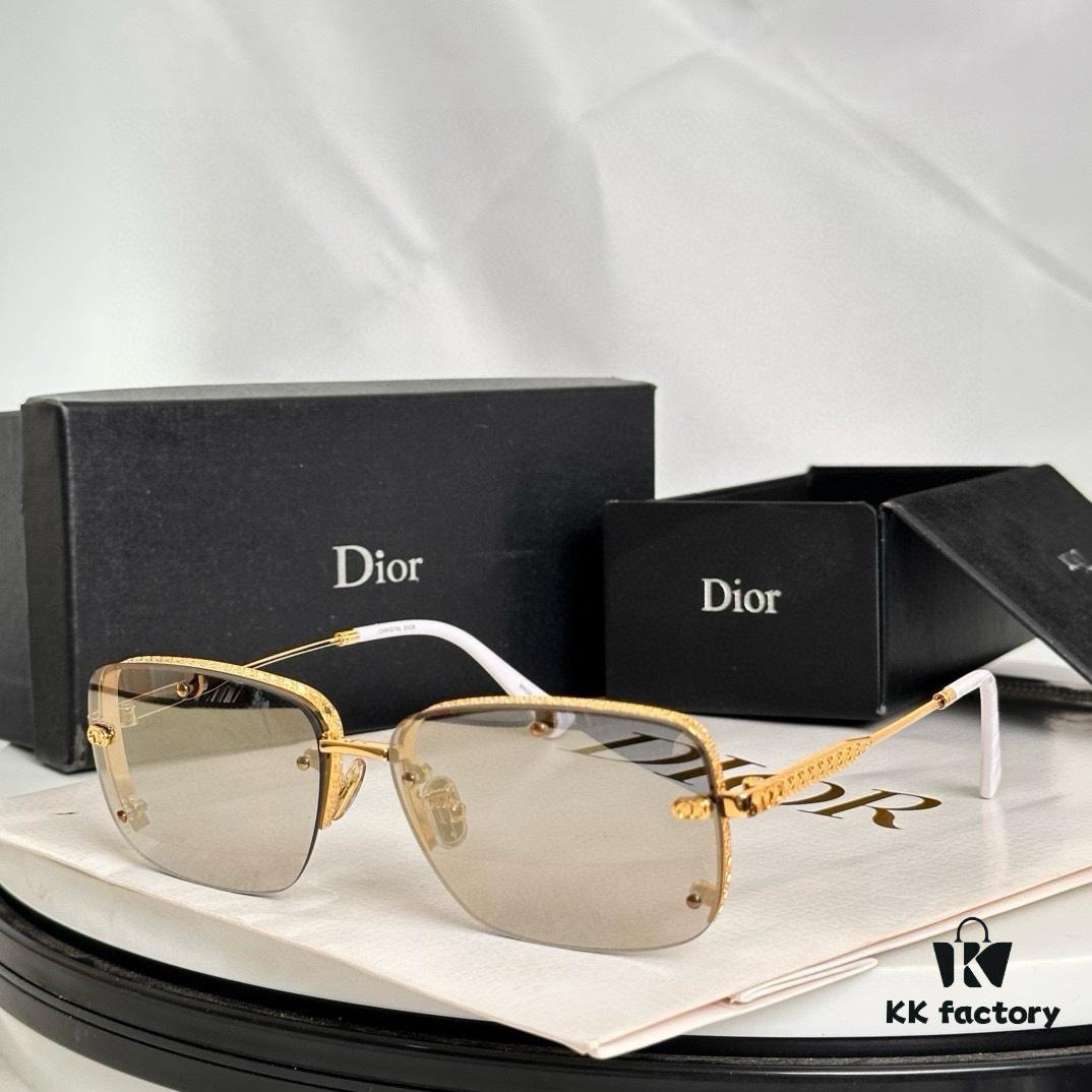 DIO* MODEL: DIORS4U SIZE: 58 □ 13-140 Sunglasses